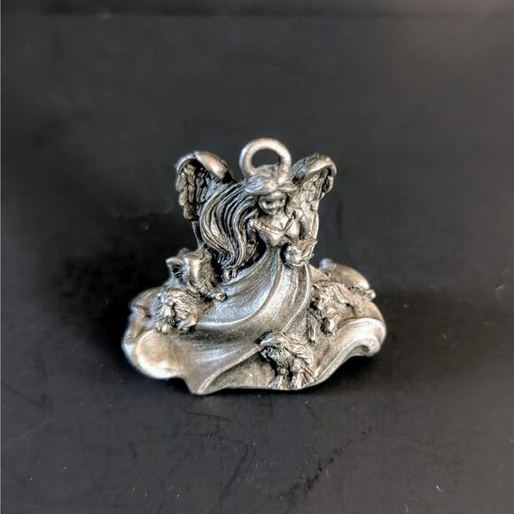 Artist Signed Pewter Collectibles – Angel w/Cats & Cat Wreath Ring (Seagull) - Picture 4 of 6